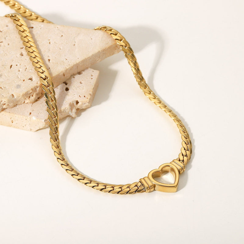 Vida Heart Choker